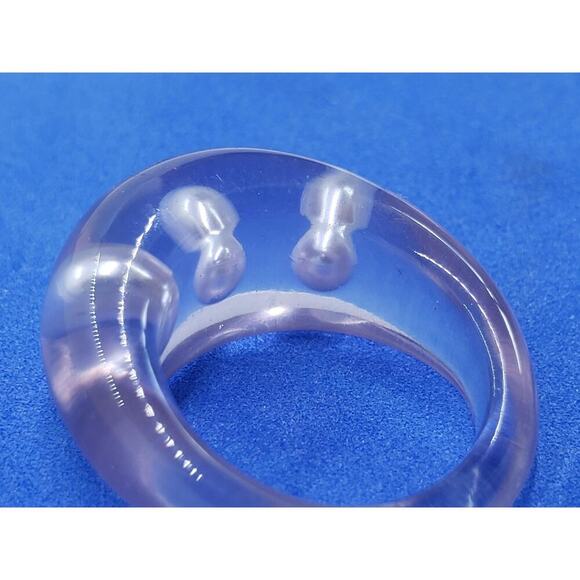 Lucite Resin Dome Ring Size 7.75 Clear with Faux Pearl bubbles Y2K Retro - Picture 8 of 13
